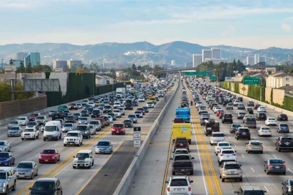 Carlos Moreno: “Não é possível continuar a viver nas cidades dos carros a gasóleo”